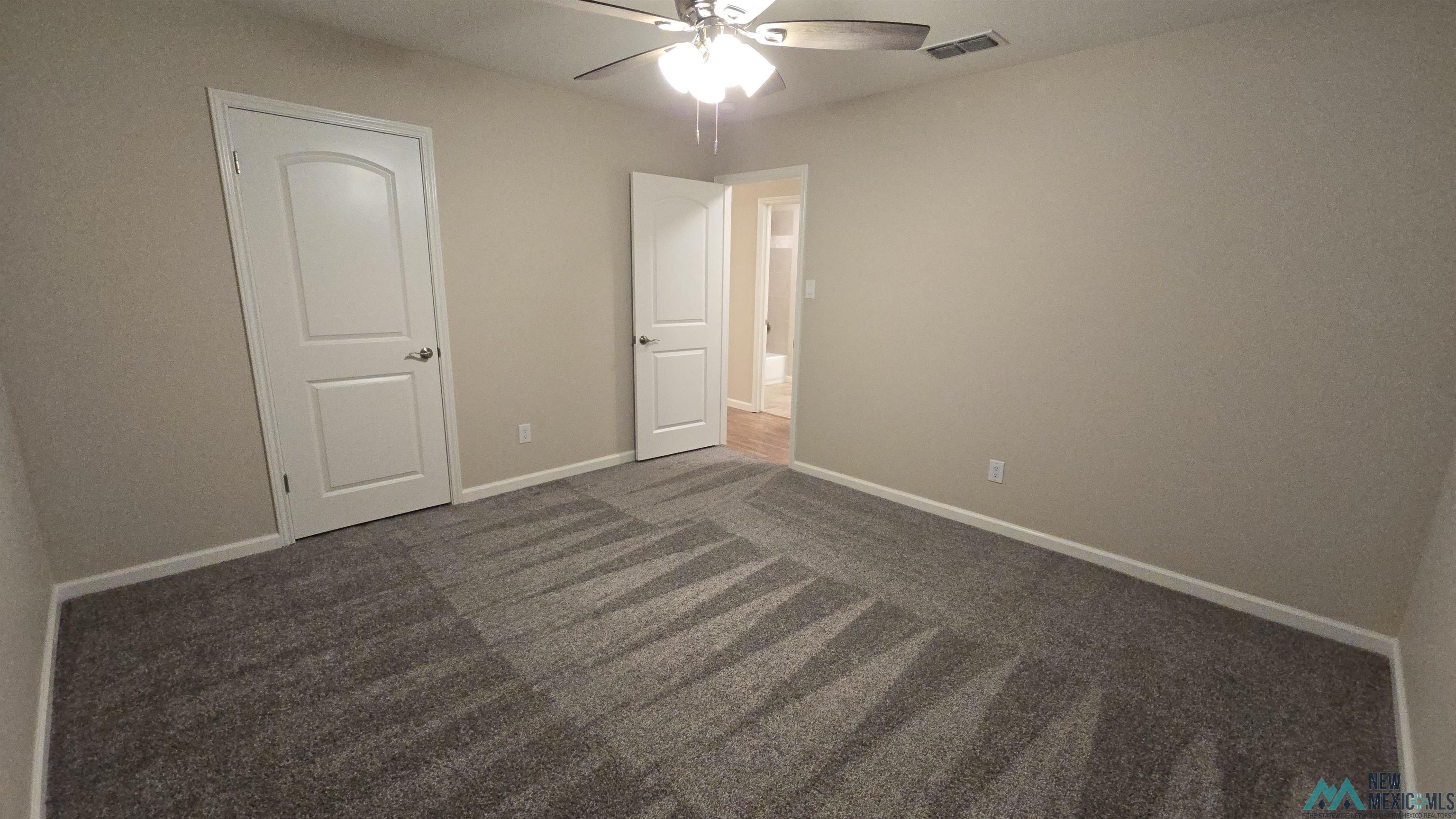 909 Rosewood Drive
