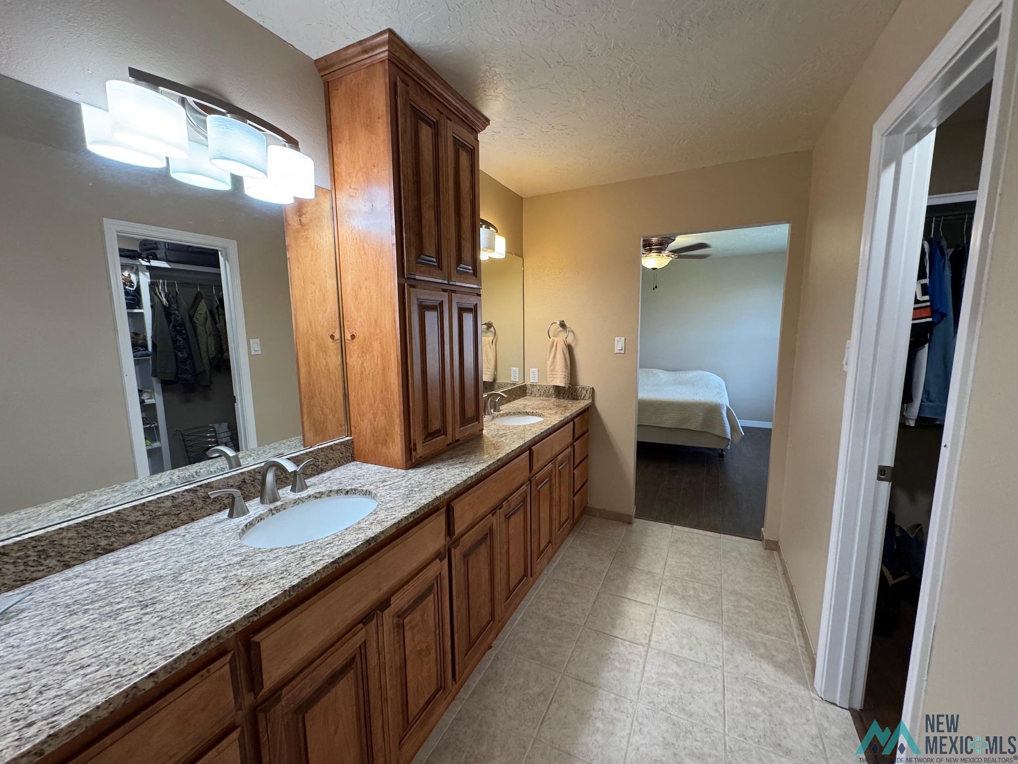 1605 Windsor Way Way