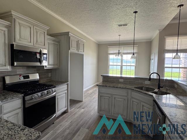 2216 Amanda Lane
