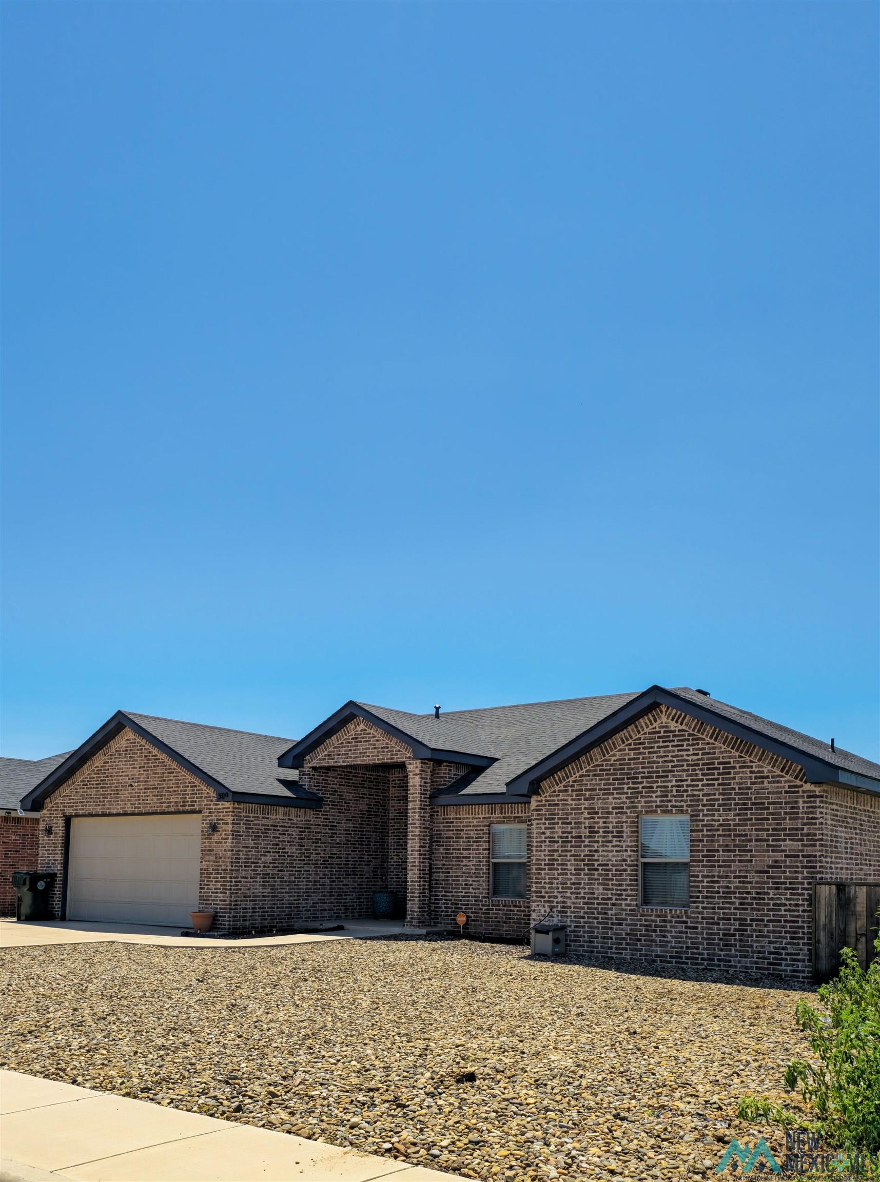 309 Nonpareil Lane, Clovis