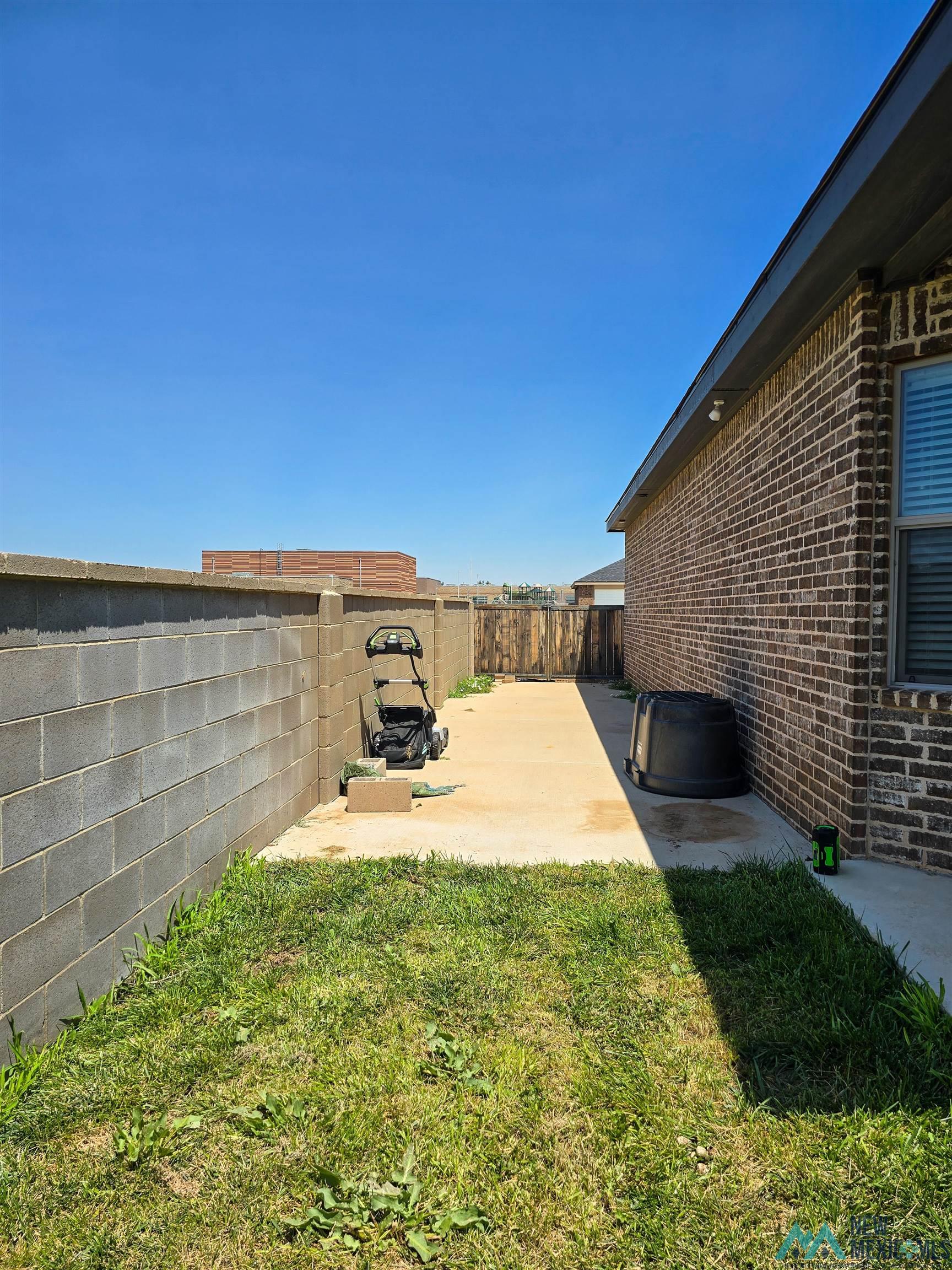309 Nonpareil Lane, Clovis