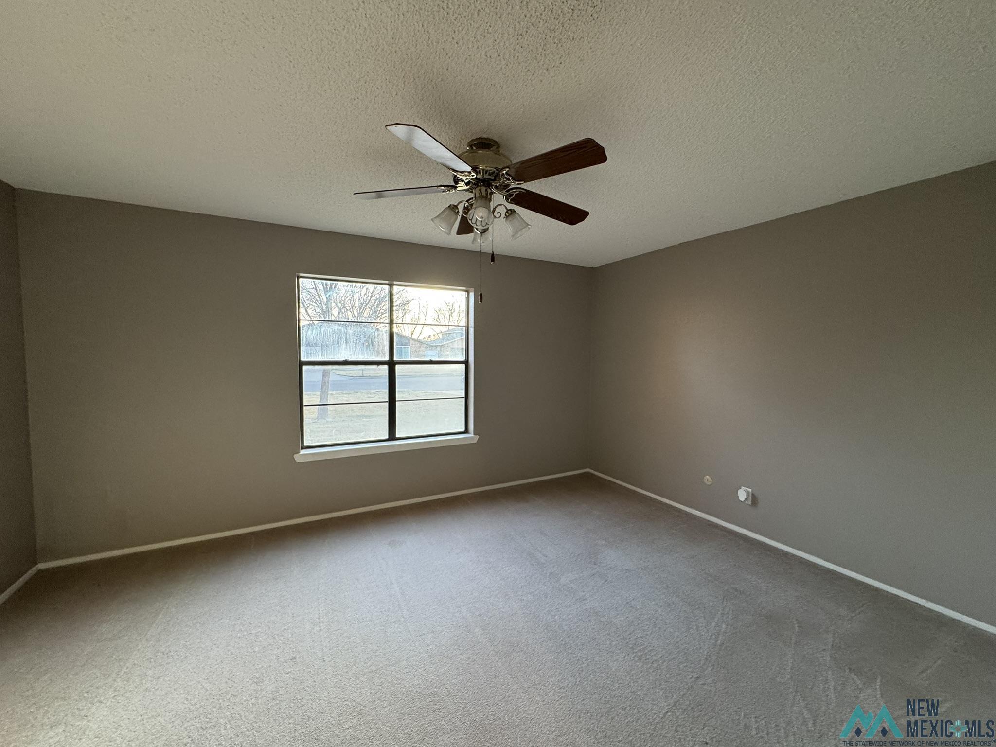 220 Lakeview Drive