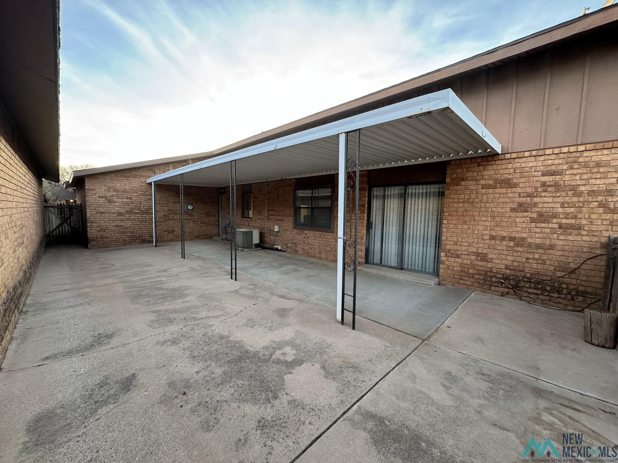 220 Lakeview Drive