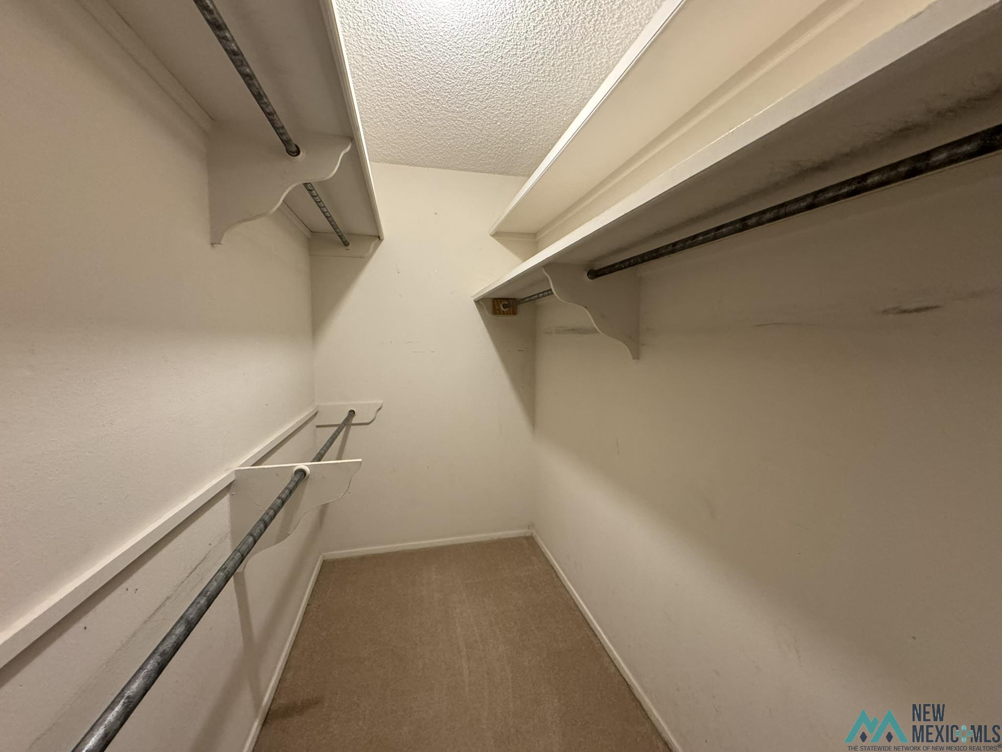 220 Lakeview Drive