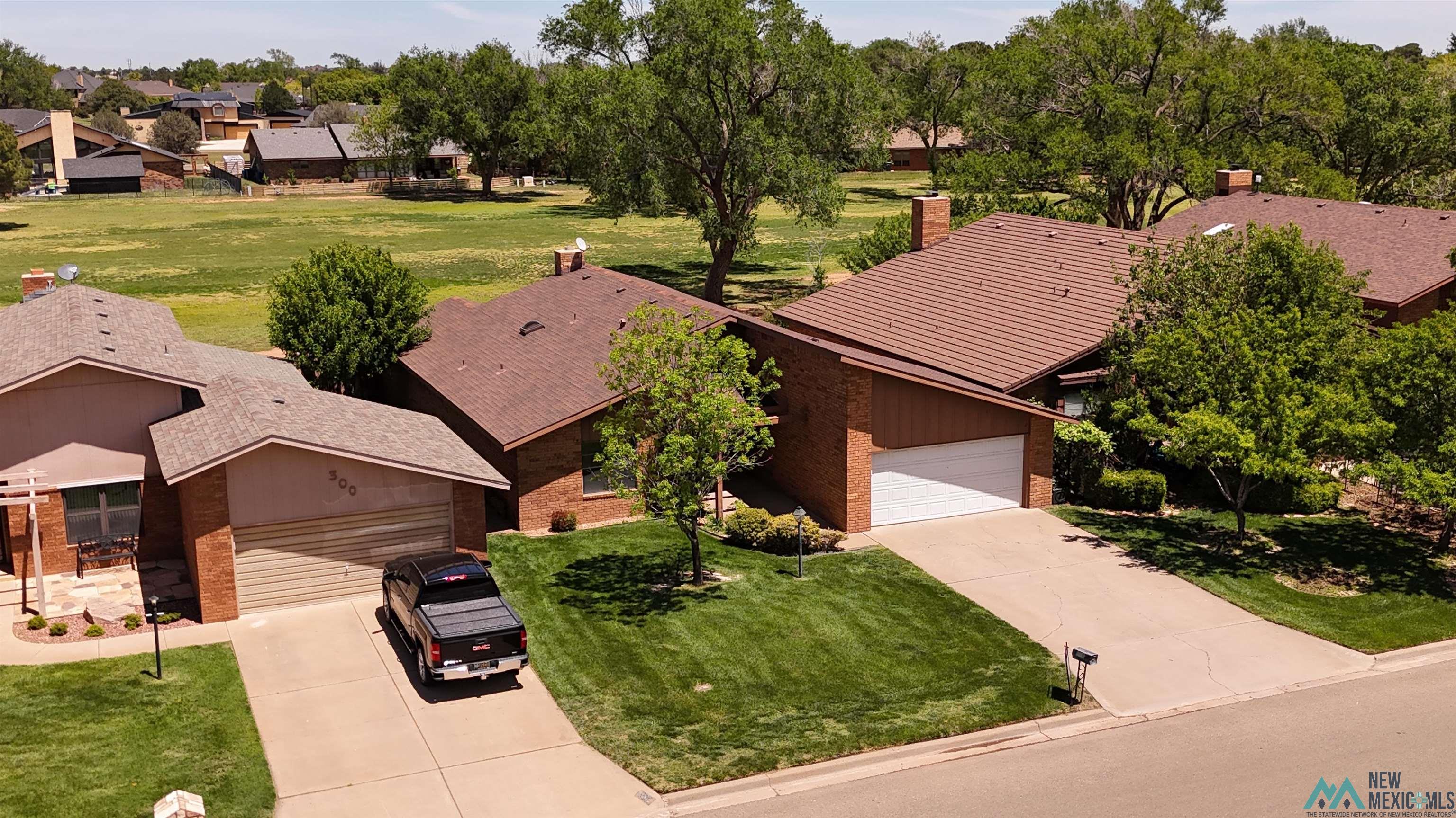 220 Lakeview Drive