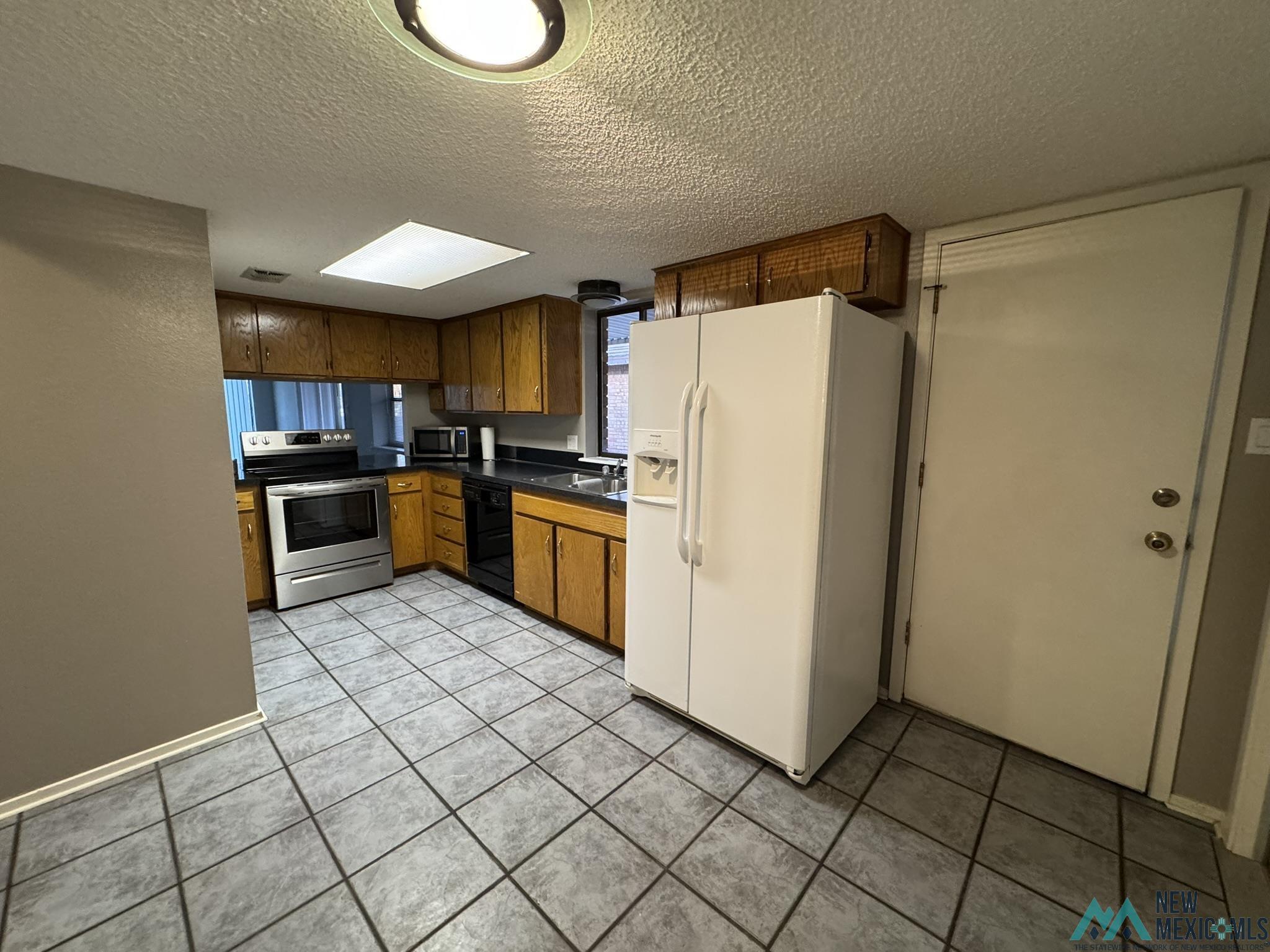 220 Lakeview Drive