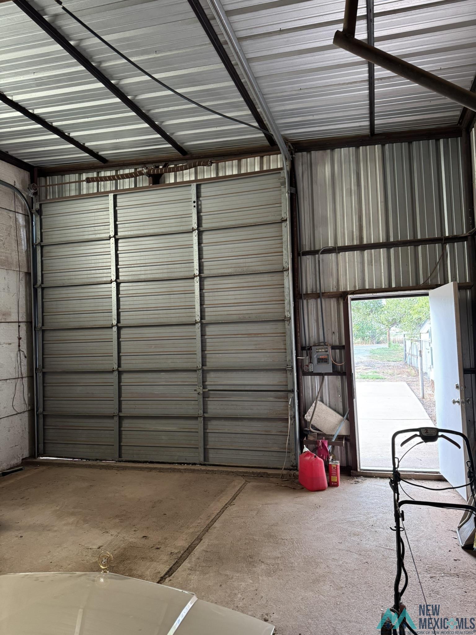 1605 E Hammett Road
