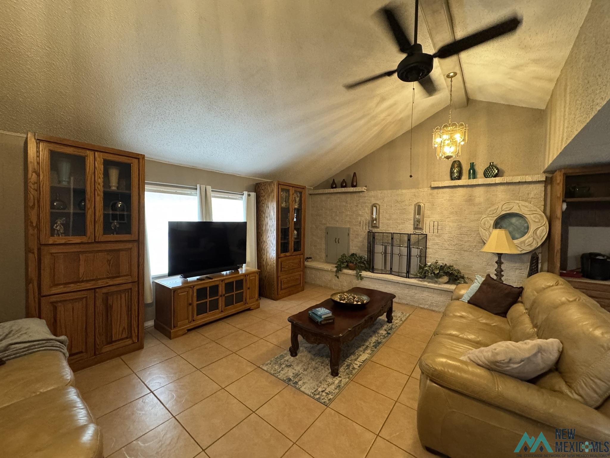 1605 E Hammett Road