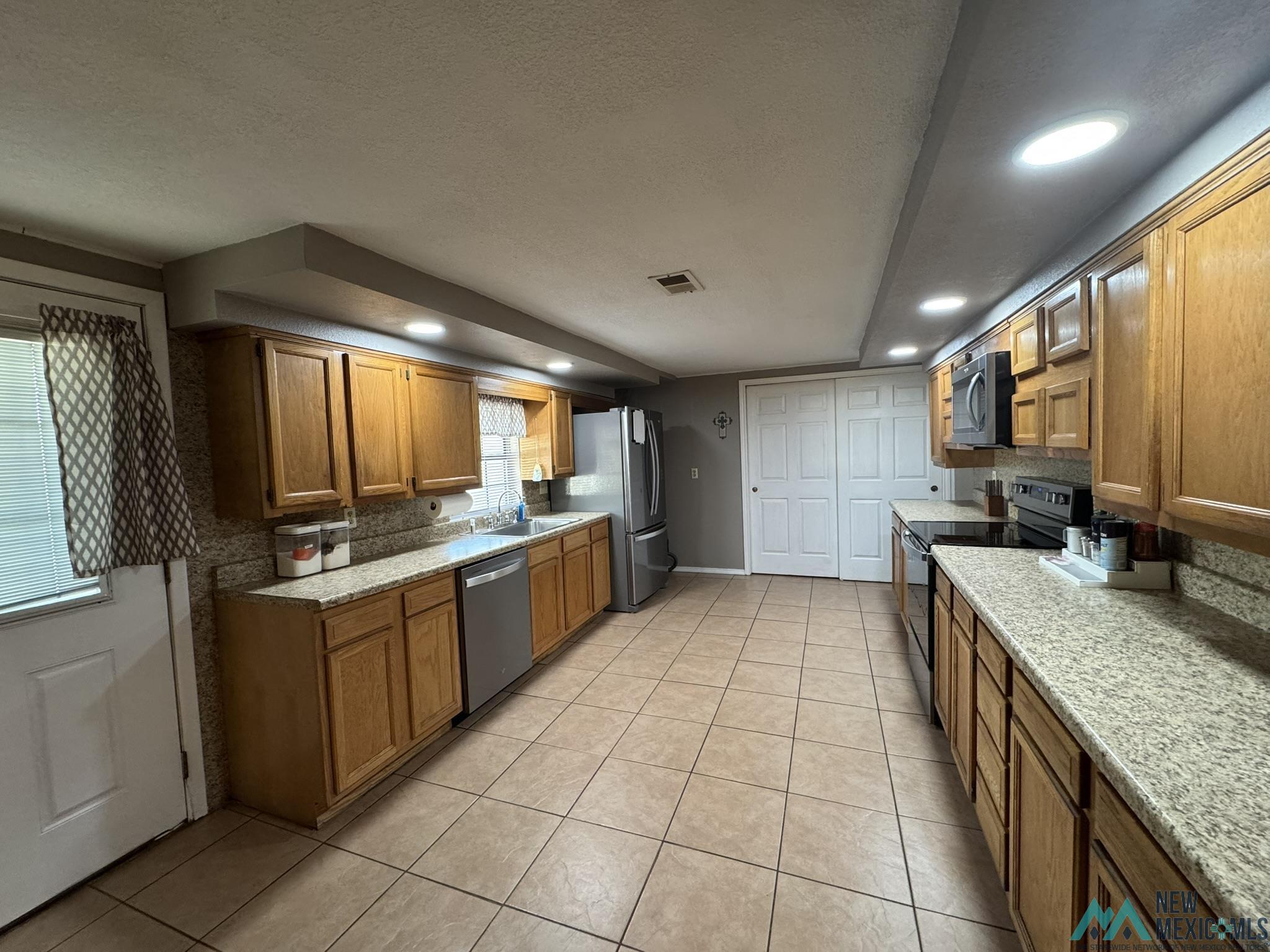1605 E Hammett Road
