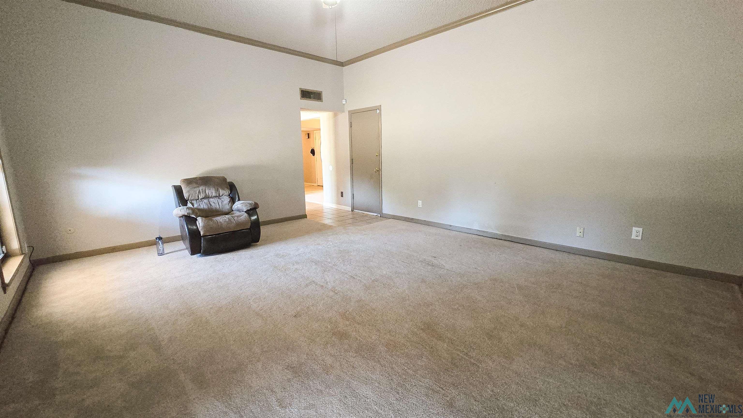 1209 Parkland Drive, Clovis