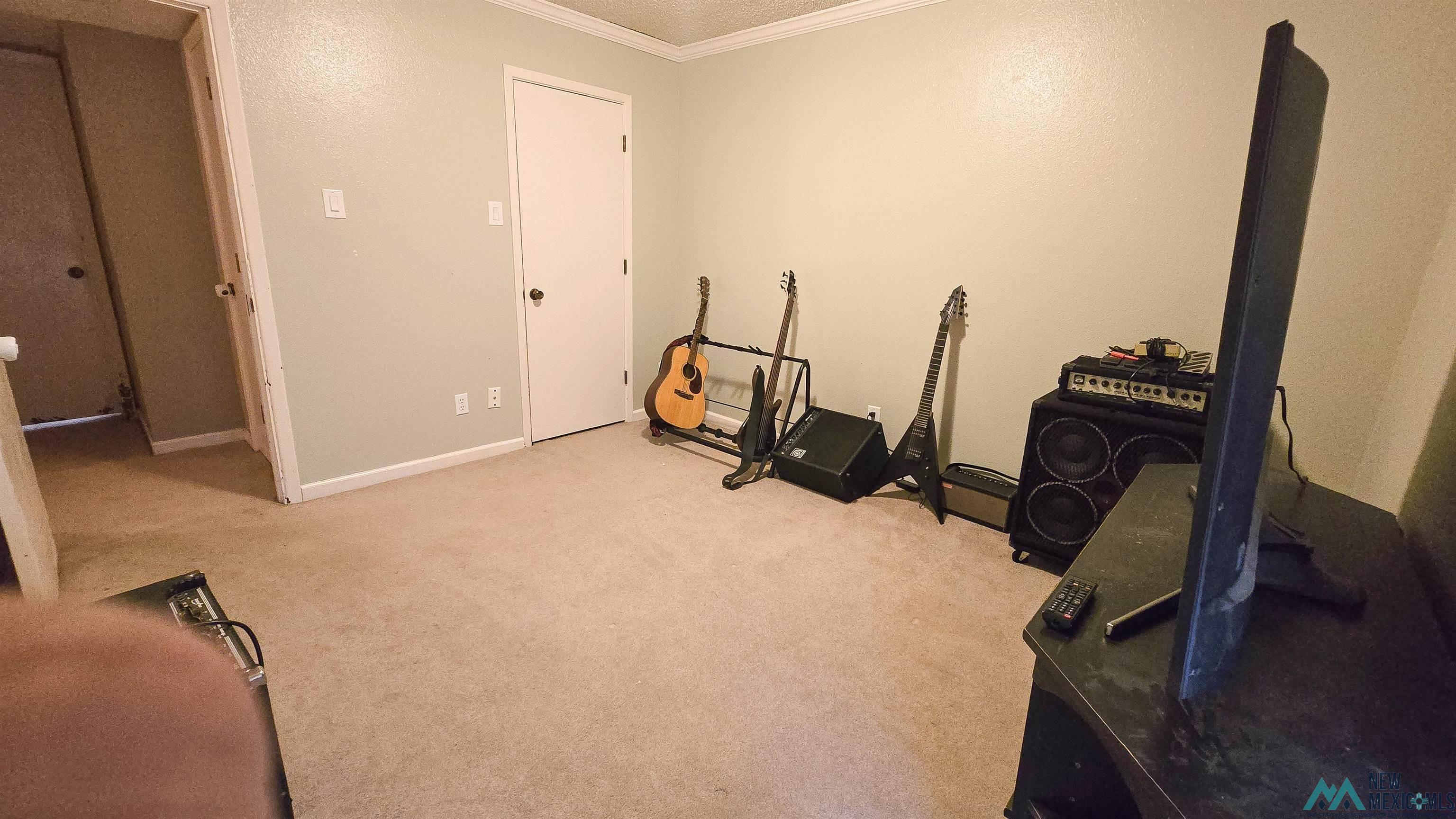 1209 Parkland Drive, Clovis