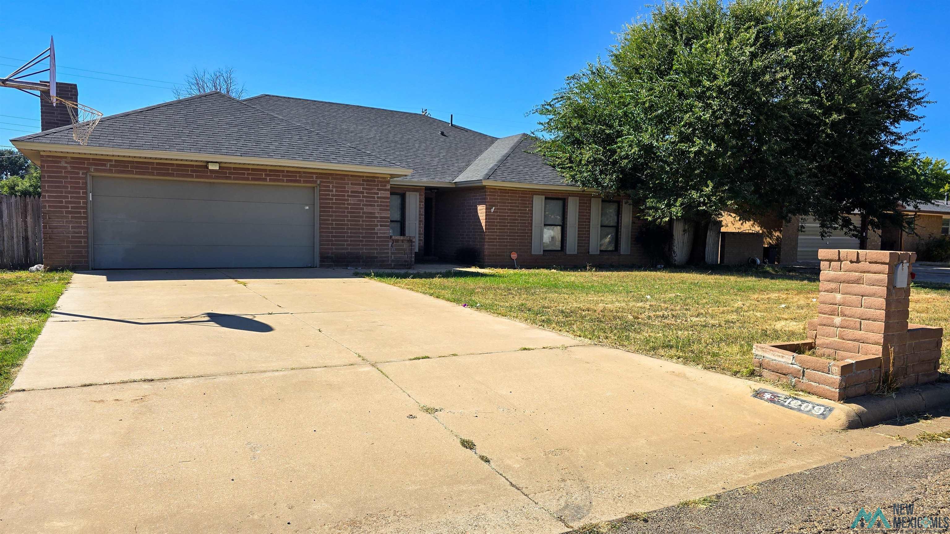 1209 Parkland Drive, Clovis