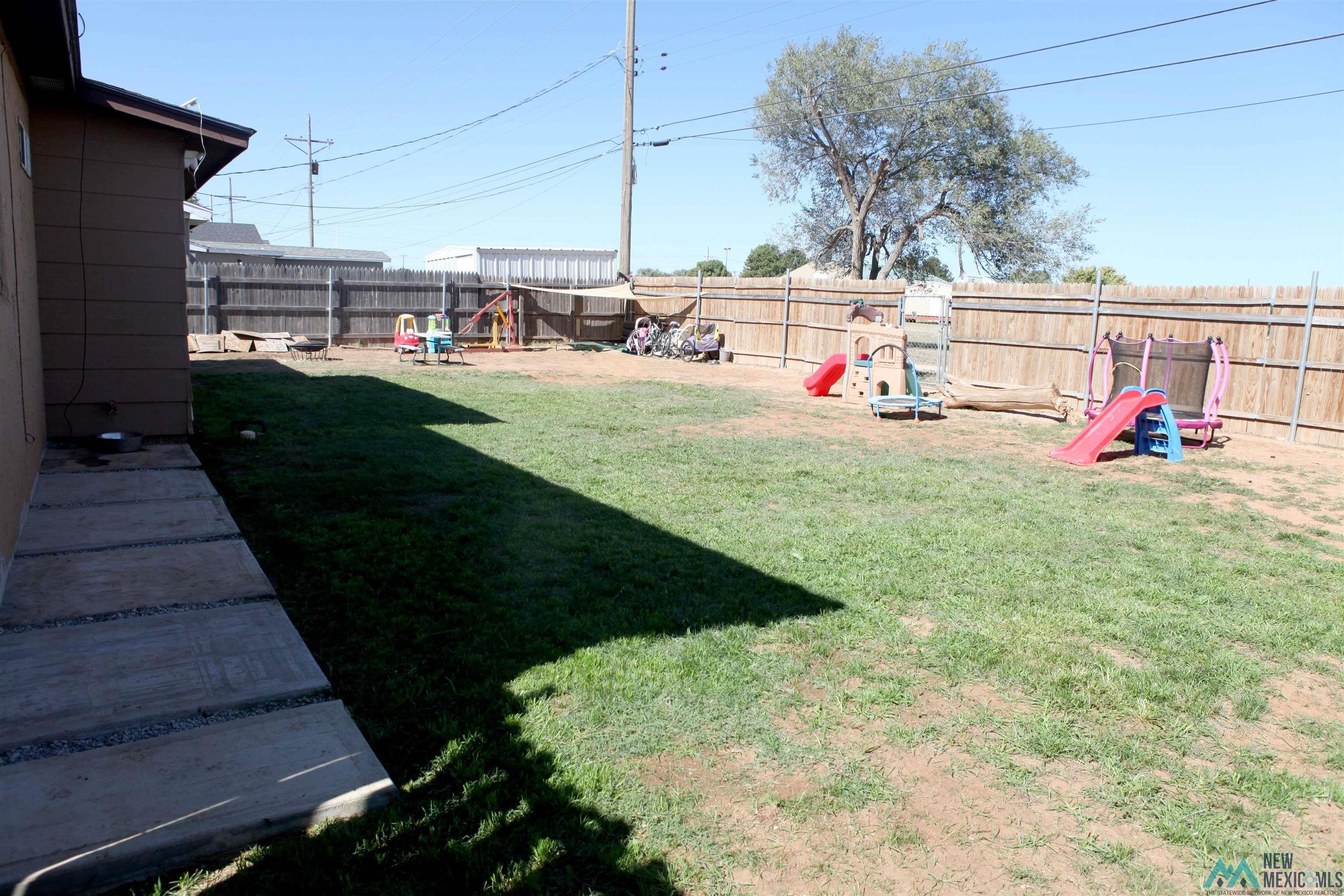 416 W Tierra Blanca Street, Clovis