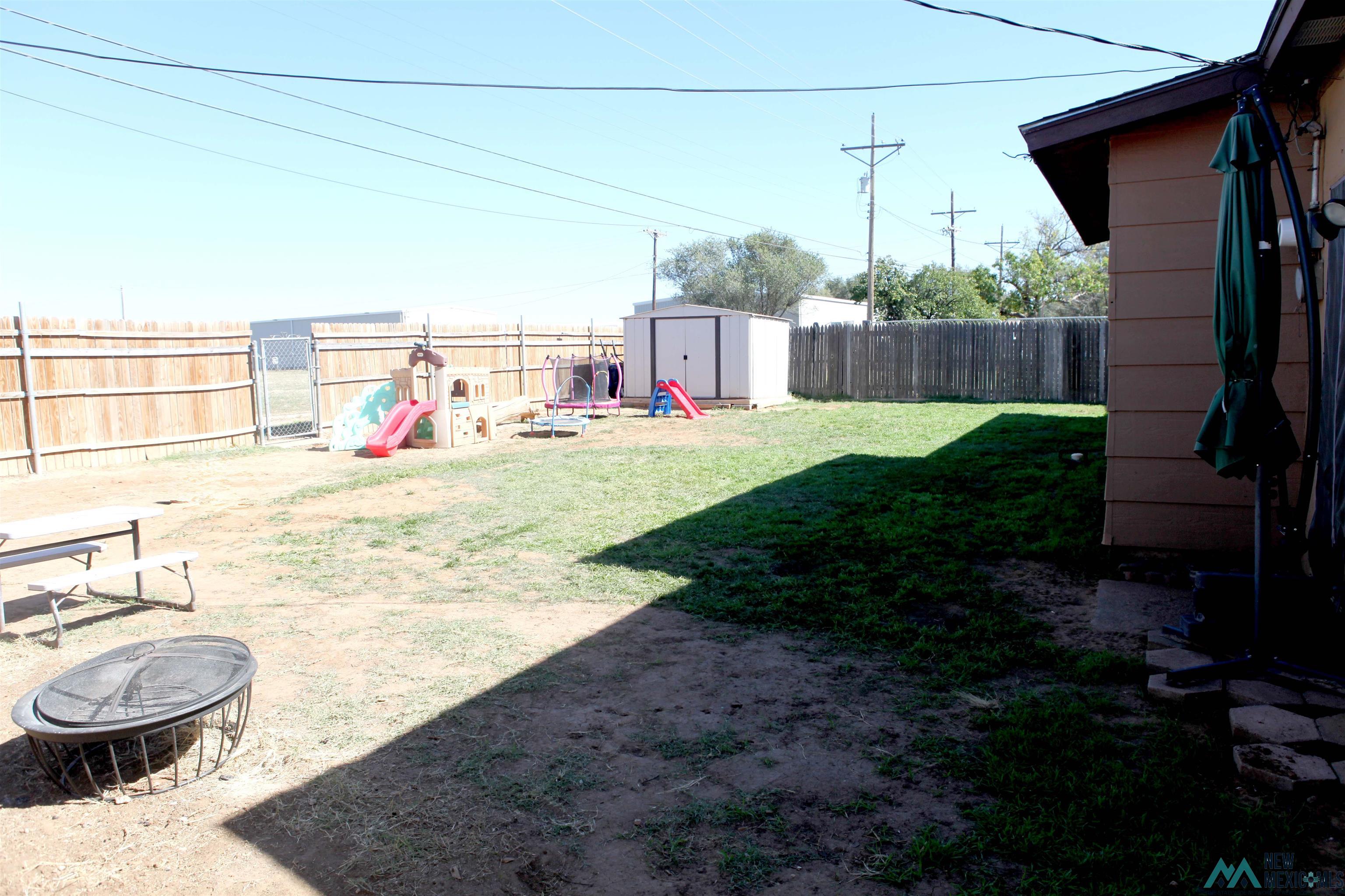 416 W Tierra Blanca Street, Clovis