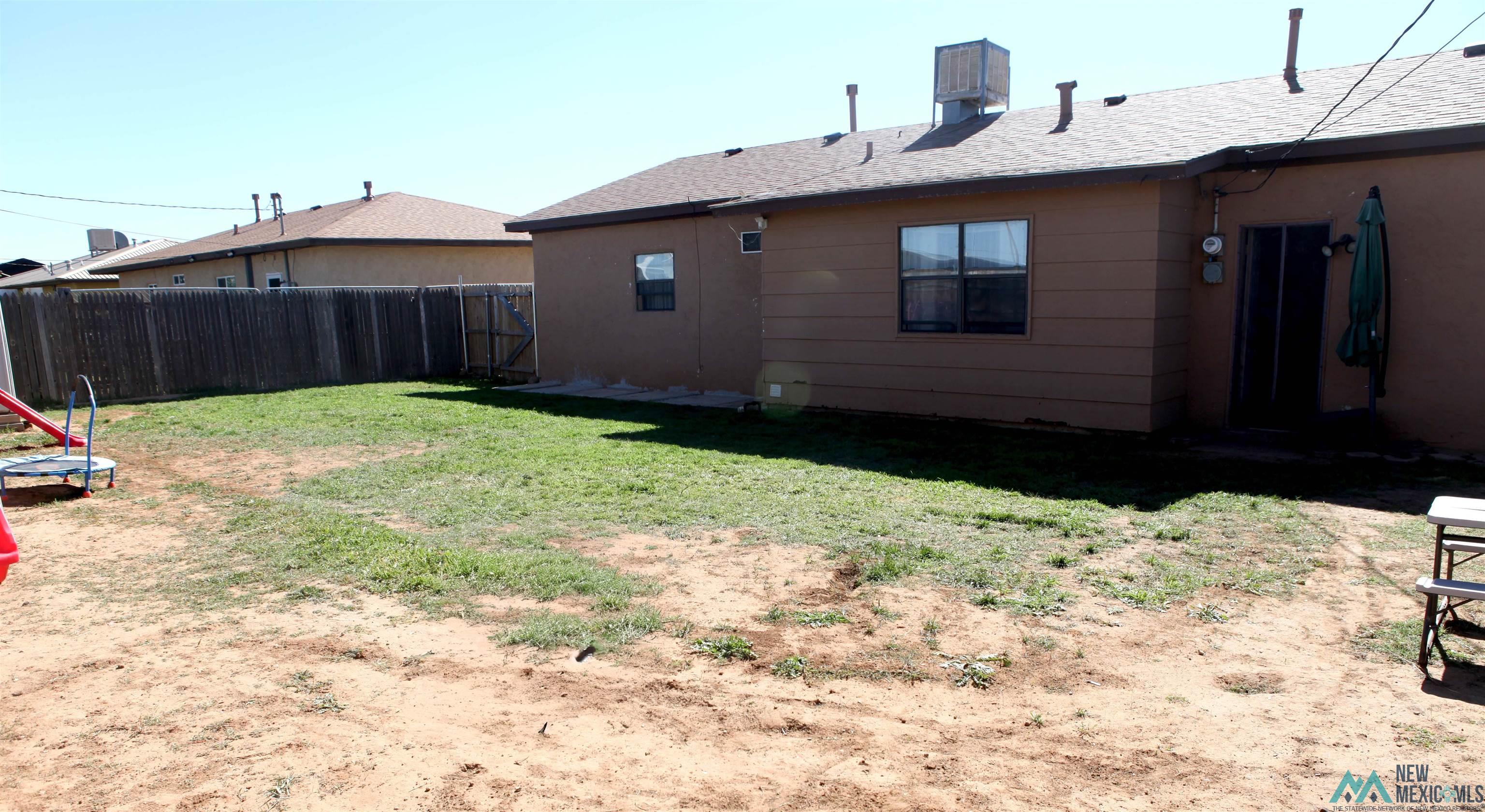 416 W Tierra Blanca Street, Clovis