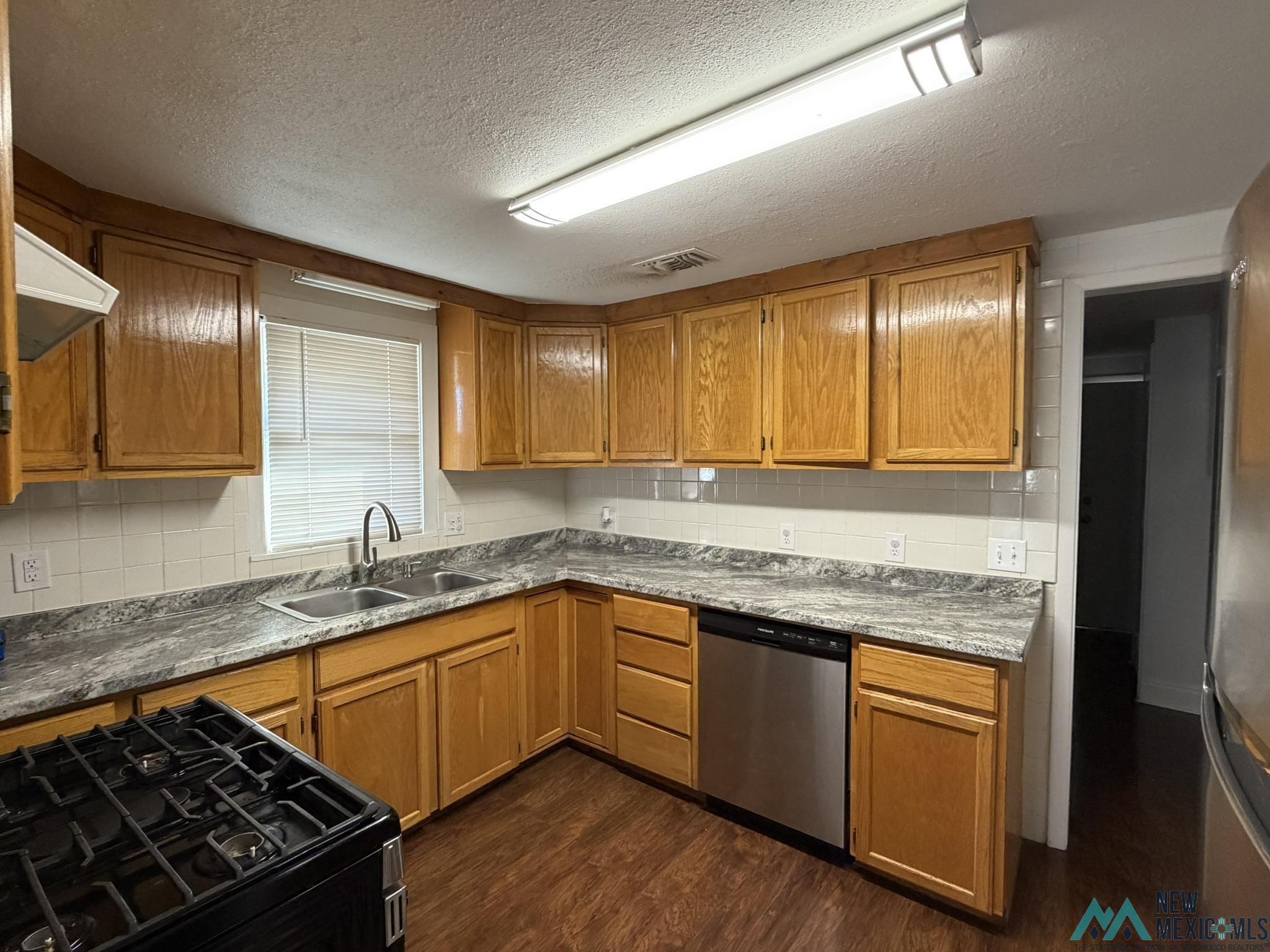 1600 Wallace Street, Clovis