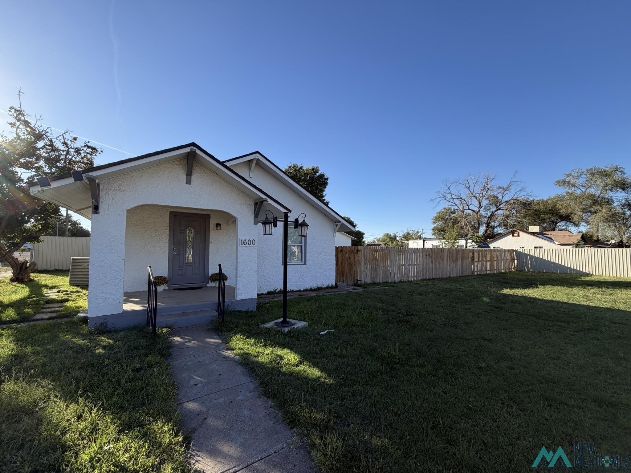 1600 Wallace Street, Clovis