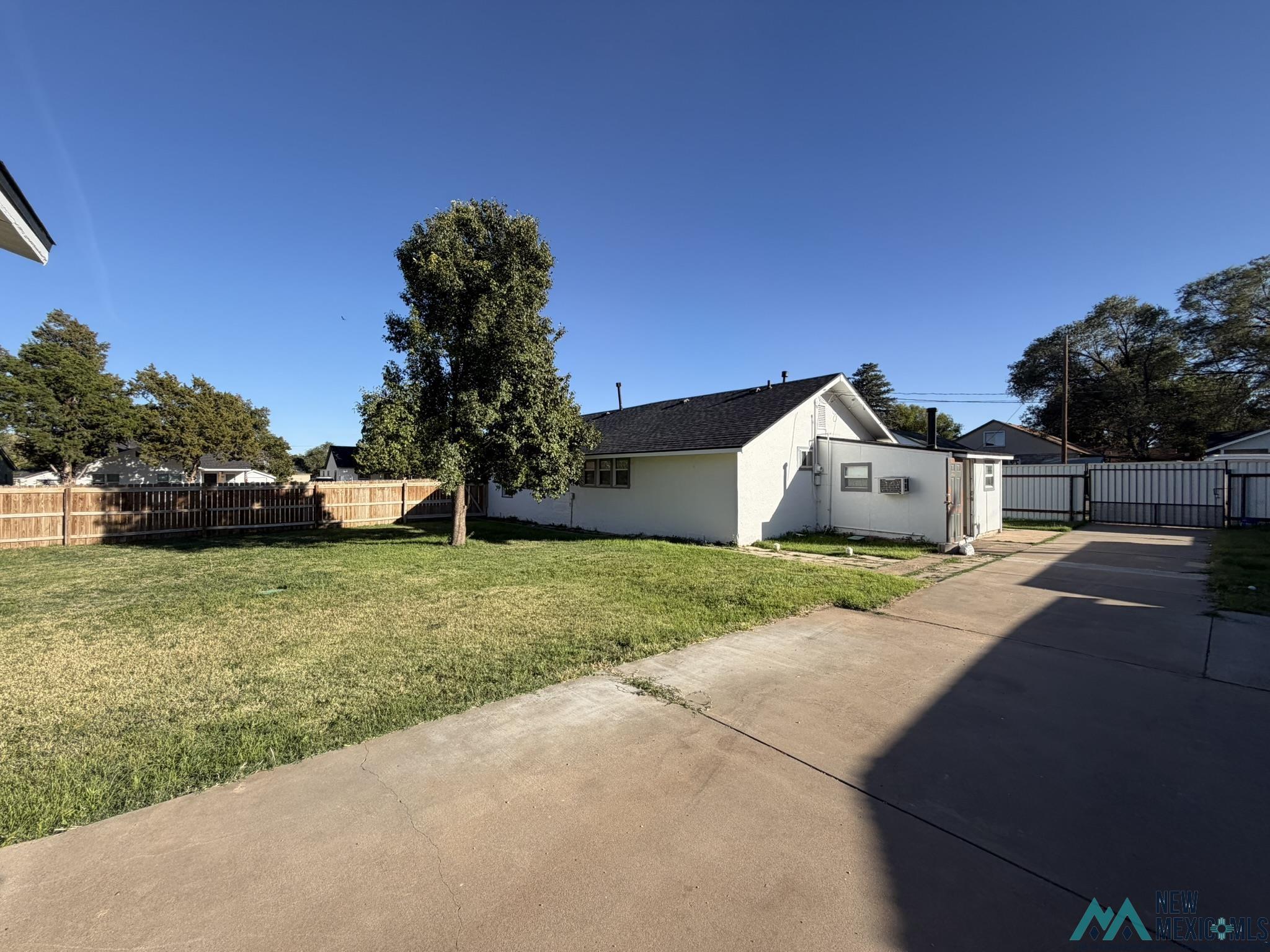 1600 Wallace Street, Clovis