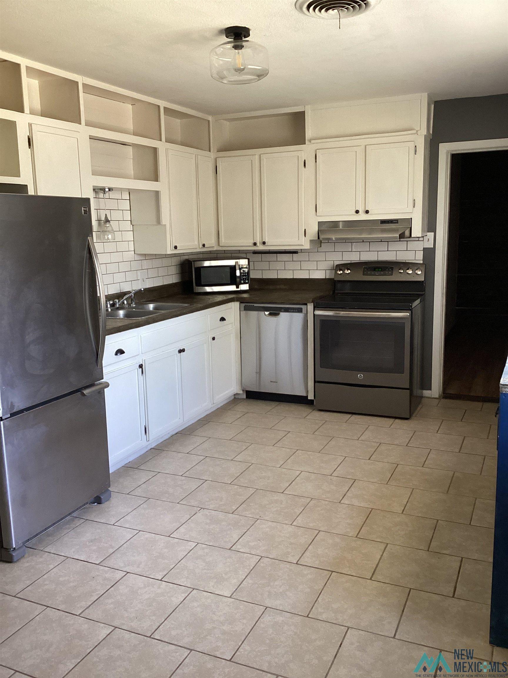 716 W 16th Street