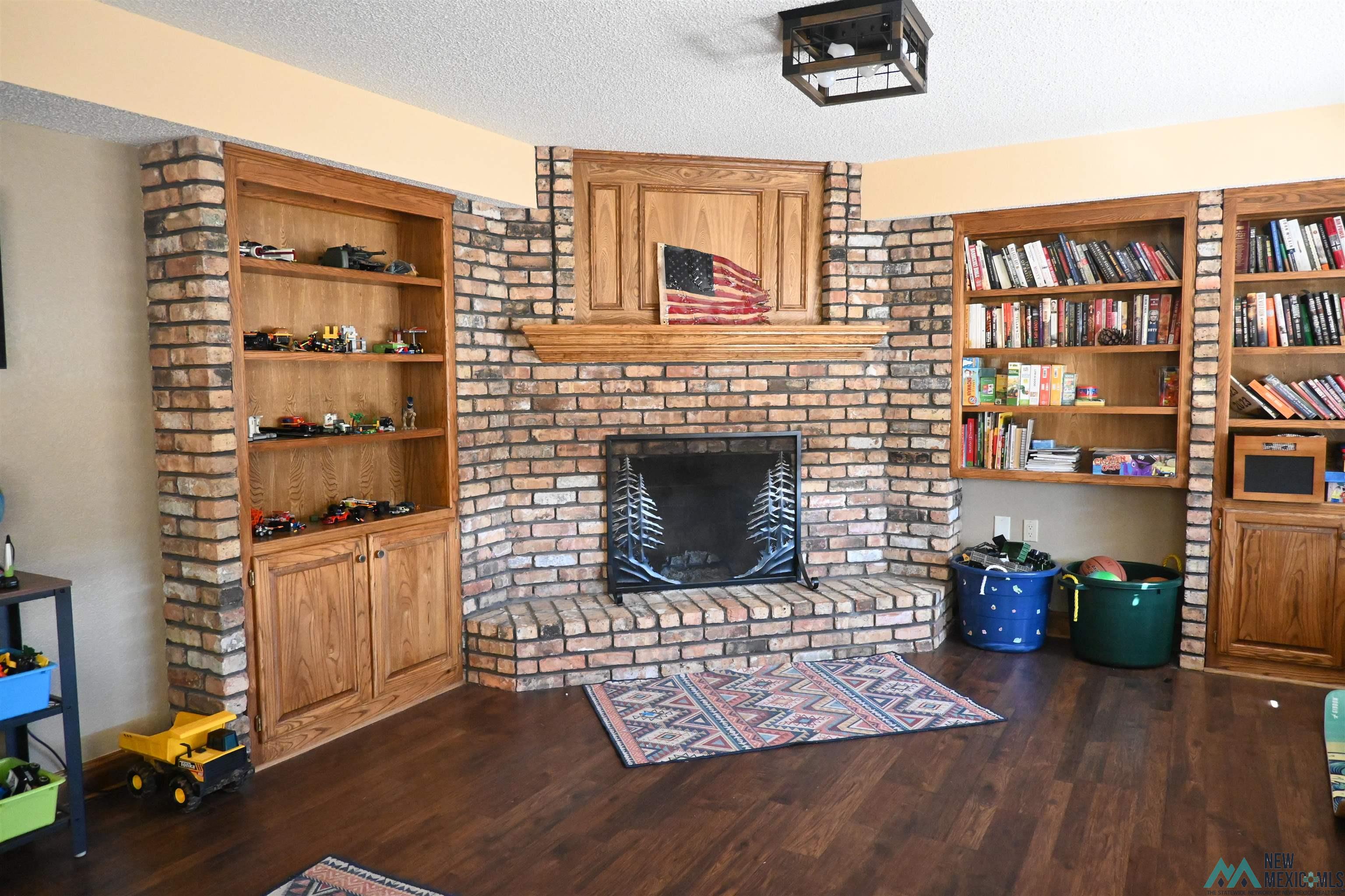 909 State Road 77 Road