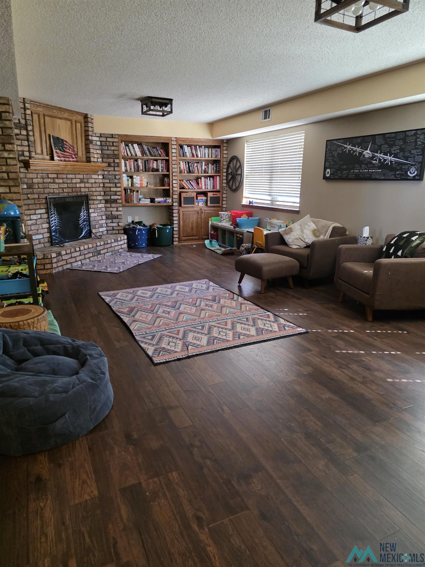 909 State Road 77 Road