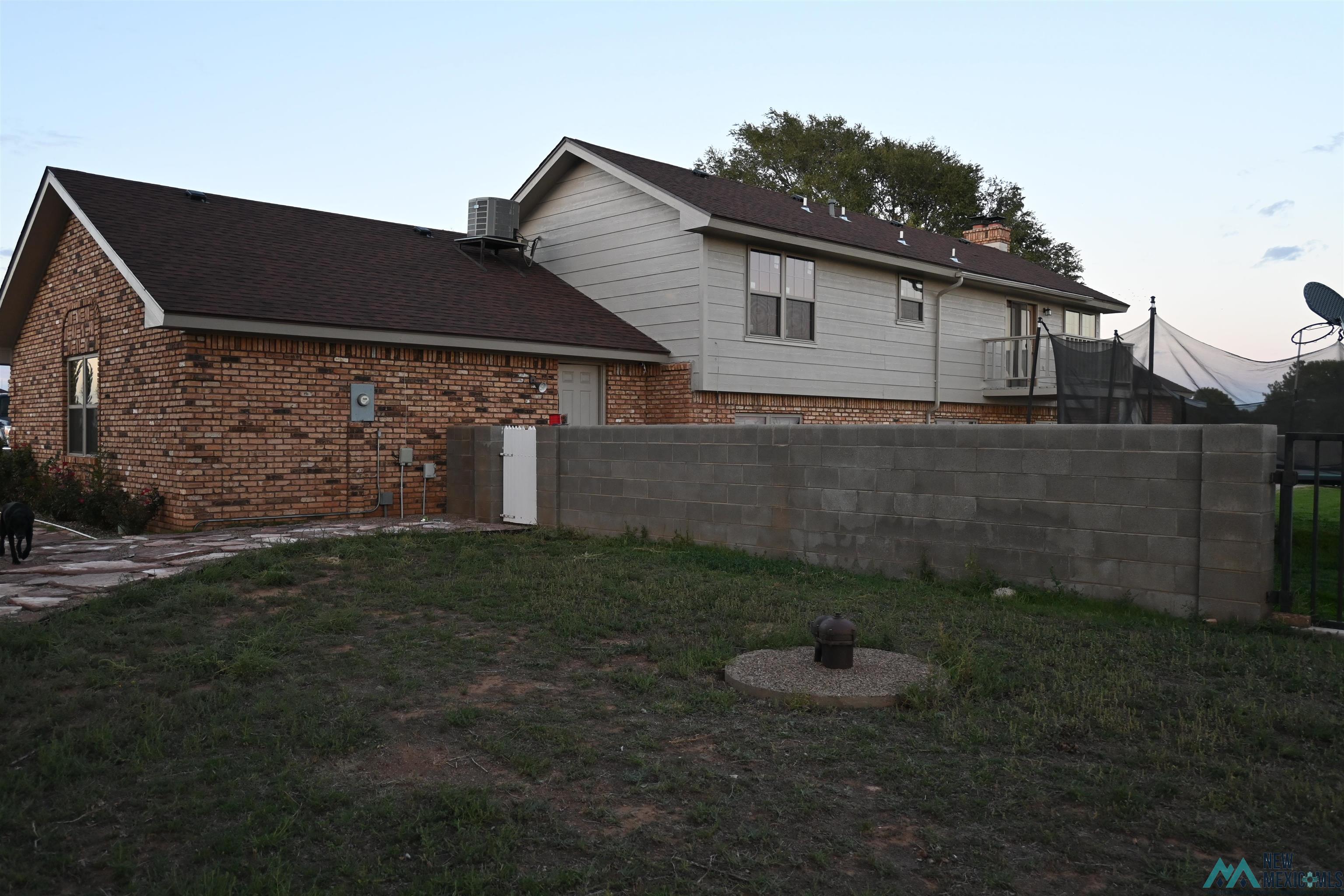 909 State Road 77 Road