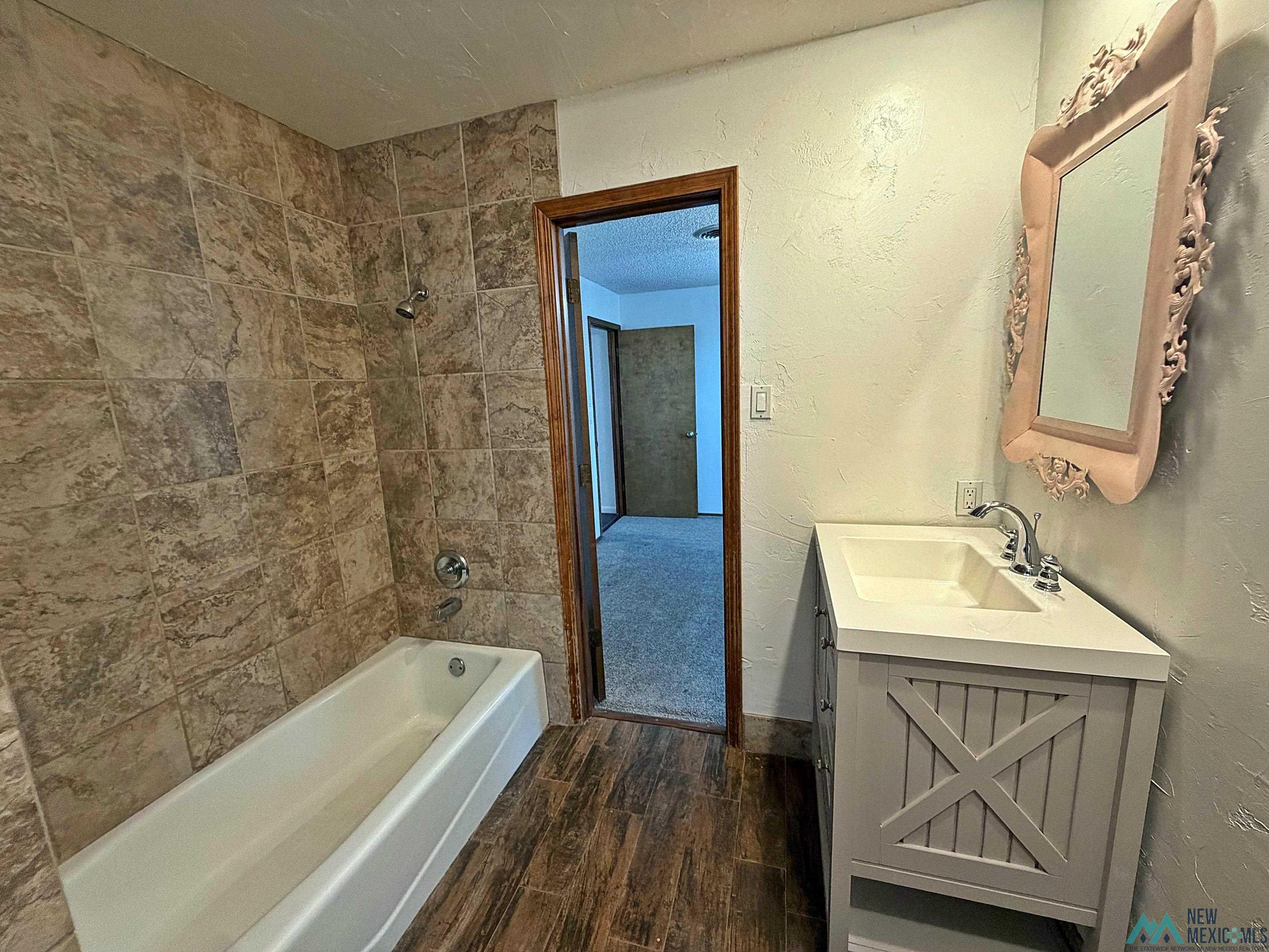 514 Curry Road D Road