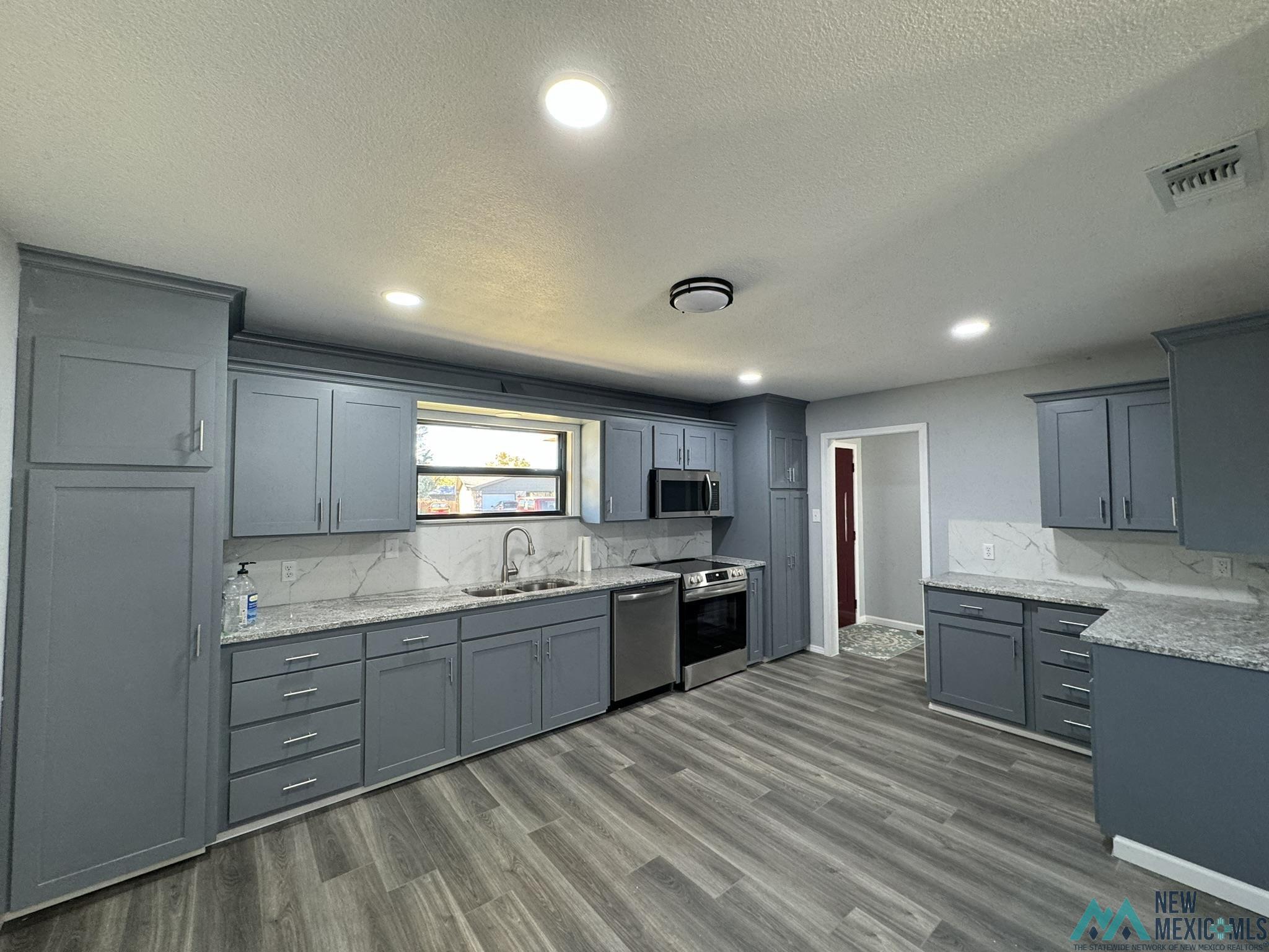 1201 W Yucca Drive