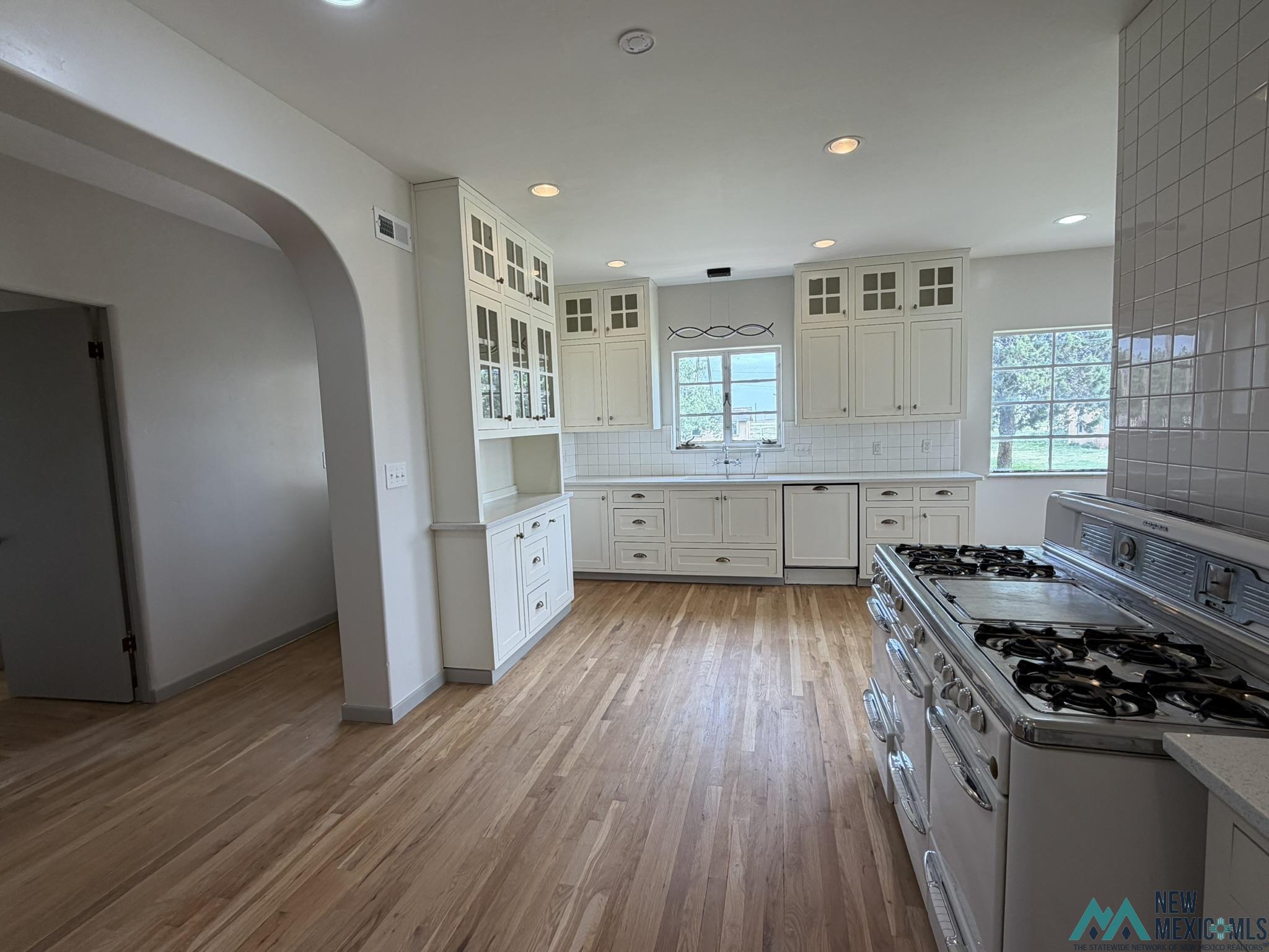 570 Curry Road 10 Road