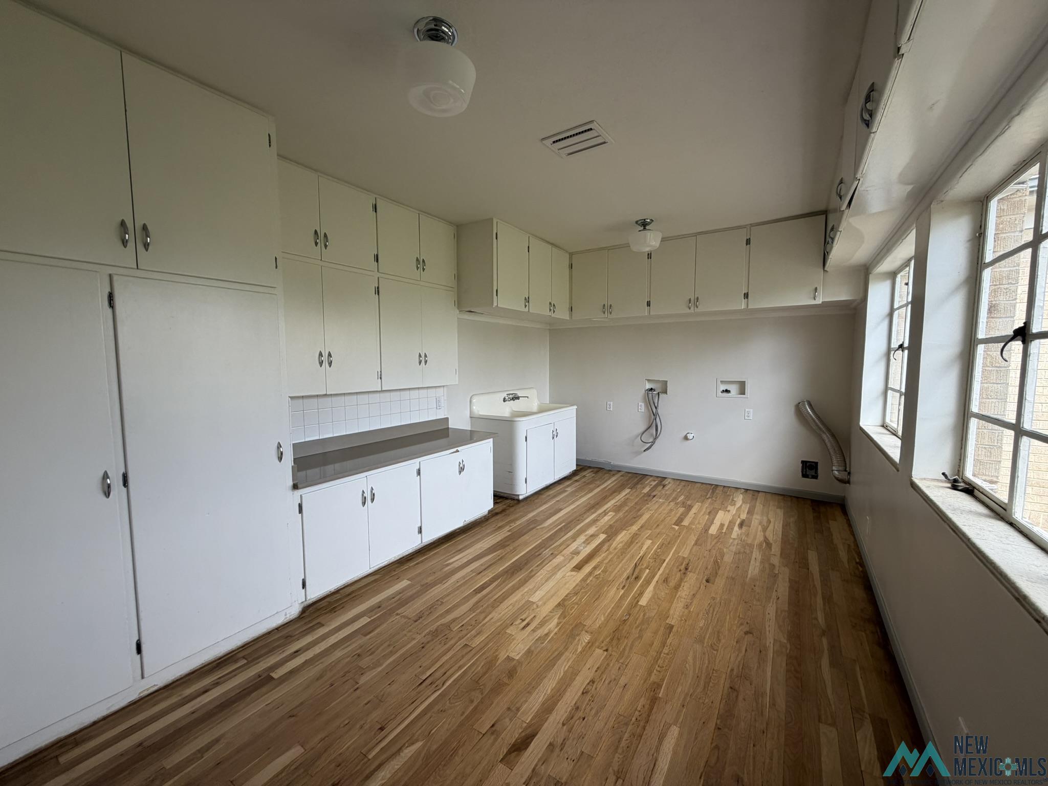 570 Curry Road 10 Road