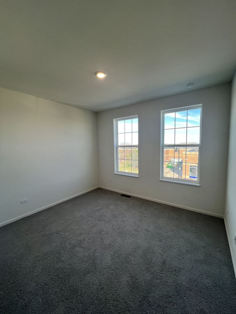 2925 SHOWPLACE Drive