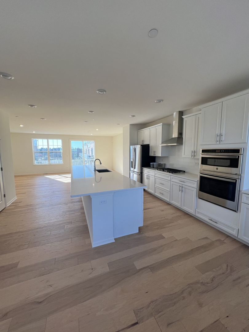 2925 SHOWPLACE Drive