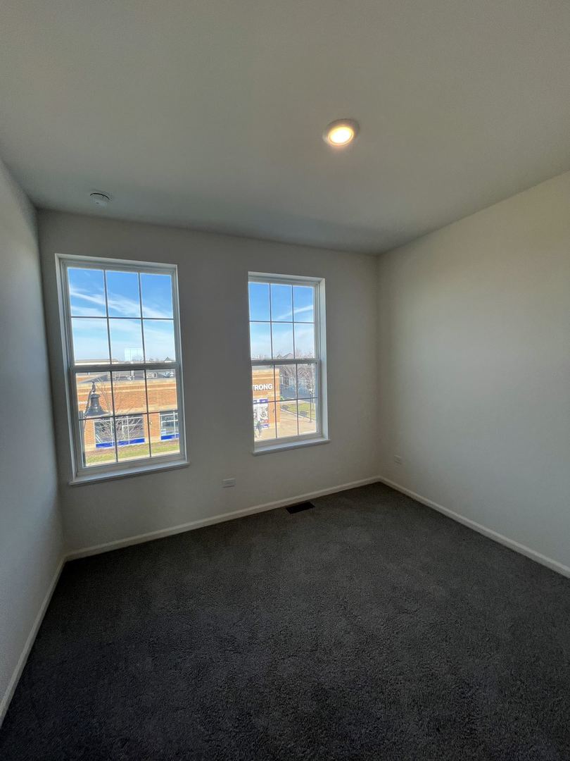 2925 SHOWPLACE Drive