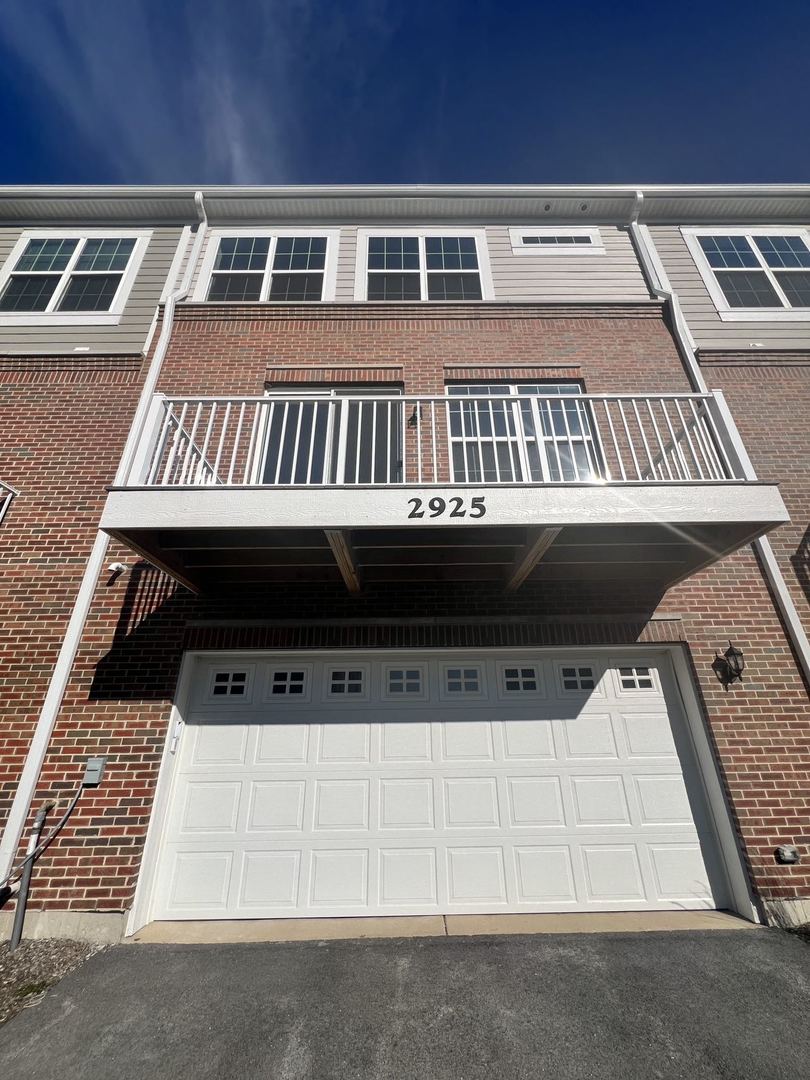 2925 SHOWPLACE Drive