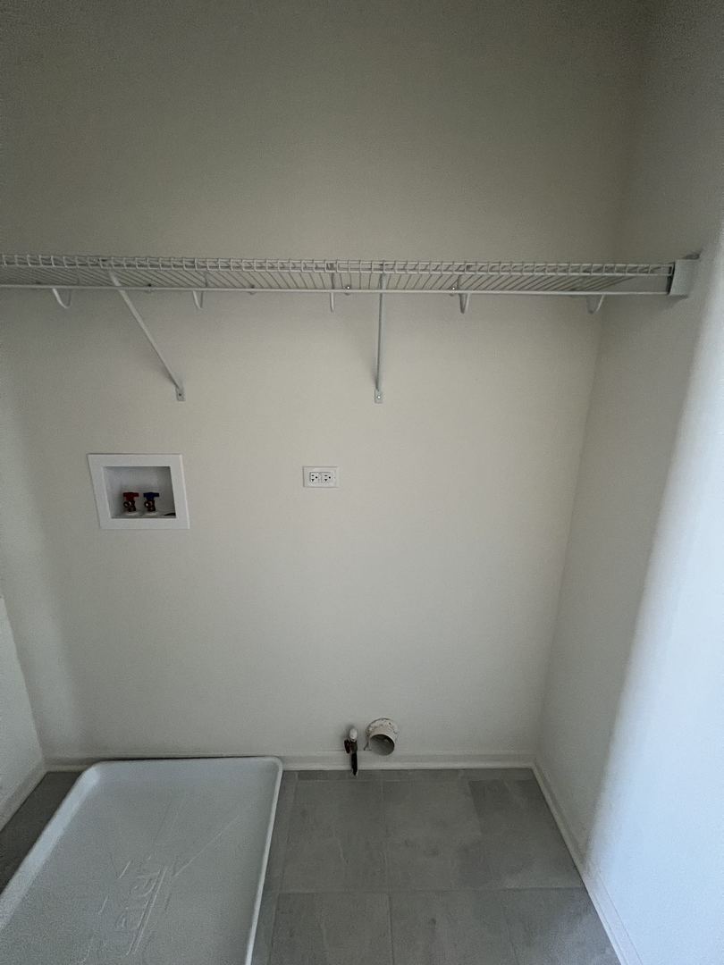 2925 SHOWPLACE Drive