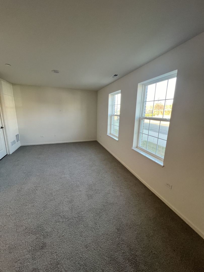 2925 SHOWPLACE Drive