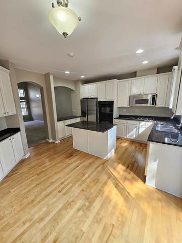 935 Winners Cup Court