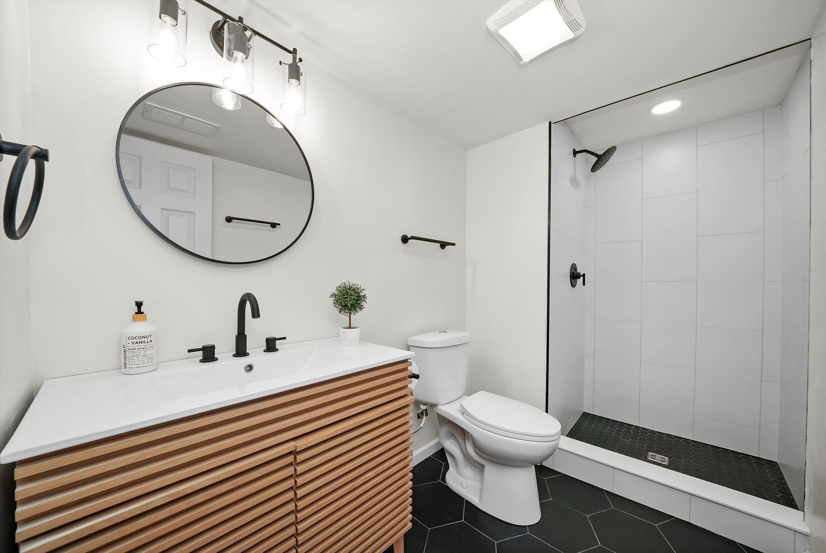 656 Bryn Mawr Avenue