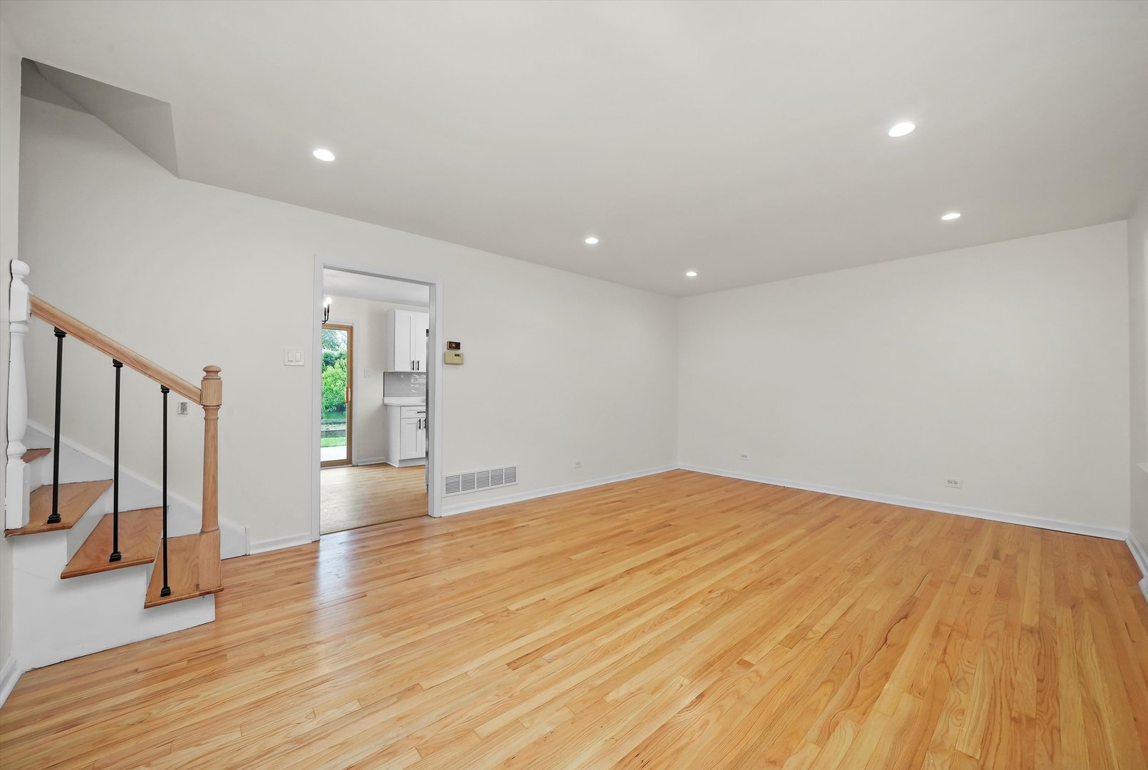 656 Bryn Mawr Avenue