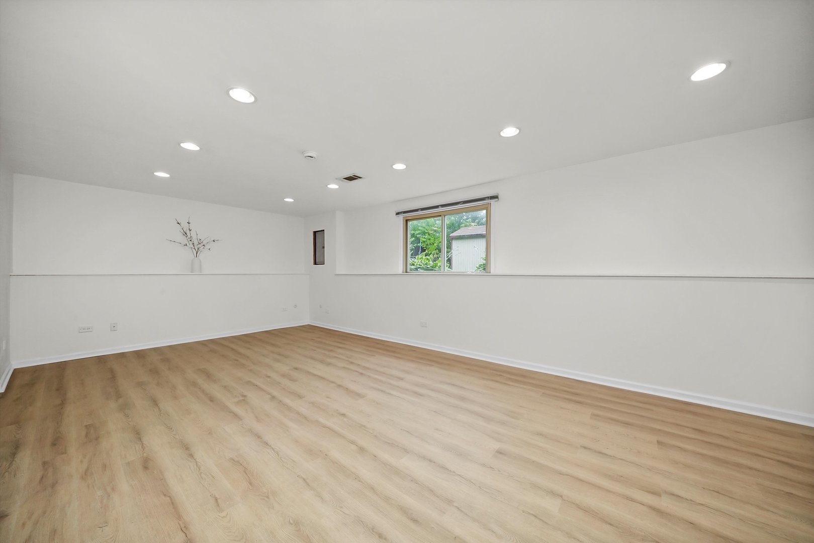 656 Bryn Mawr Avenue