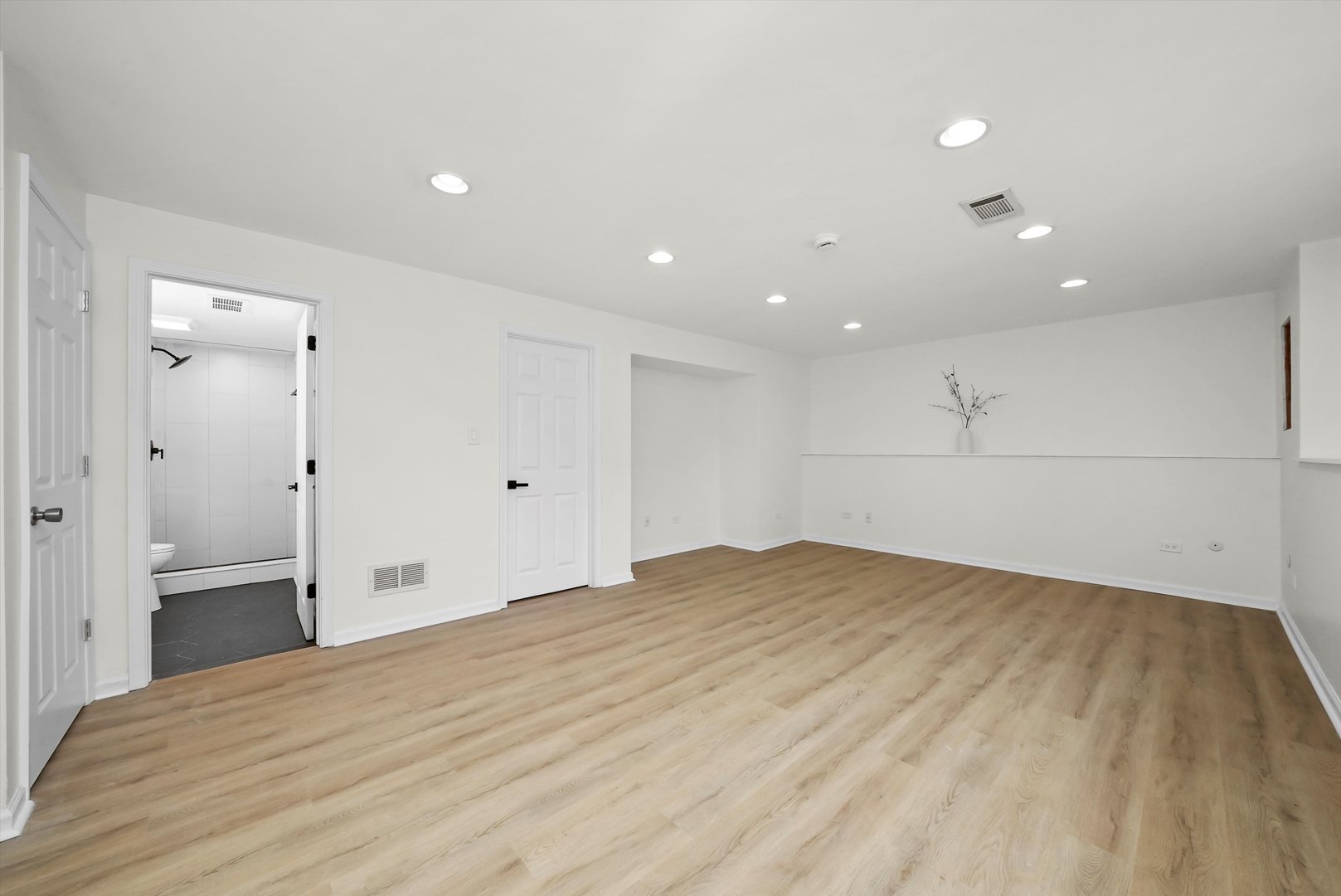 656 Bryn Mawr Avenue