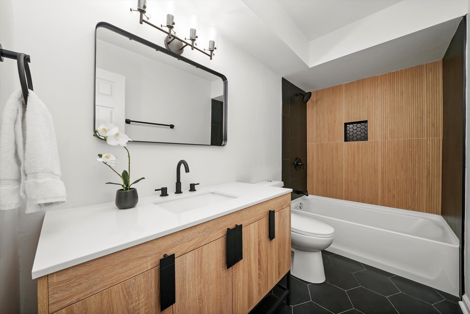 656 Bryn Mawr Avenue