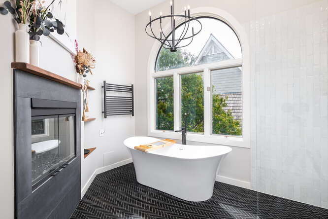 1530 White Eagle Drive