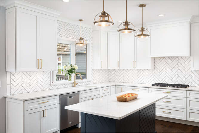 1530 White Eagle Drive