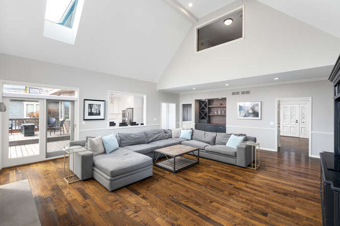 1530 White Eagle Drive