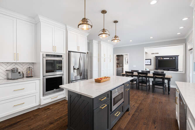 1530 White Eagle Drive