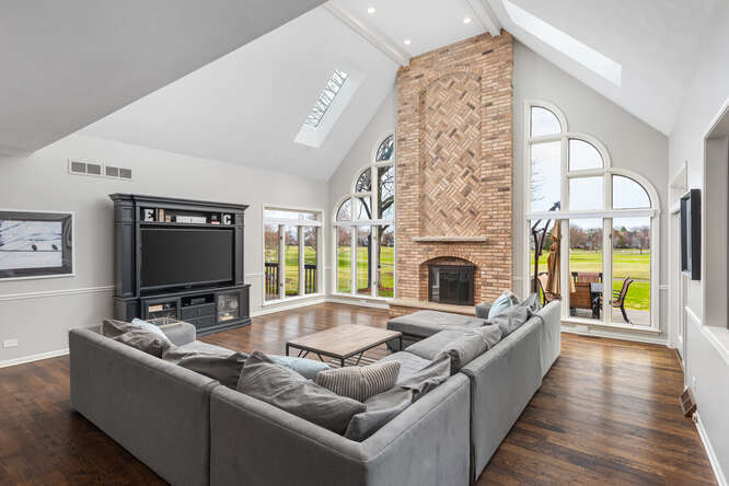 1530 White Eagle Drive