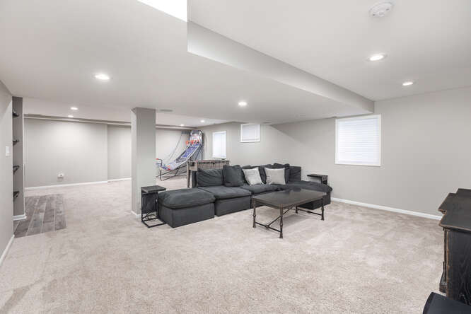 1530 White Eagle Drive