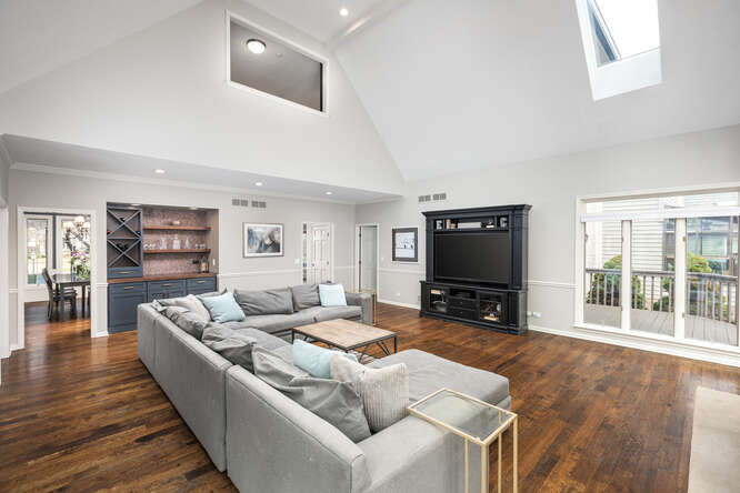 1530 White Eagle Drive