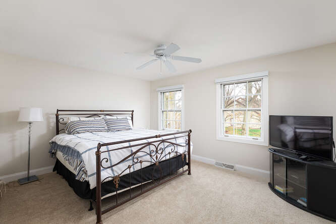 148 S Montclair Avenue